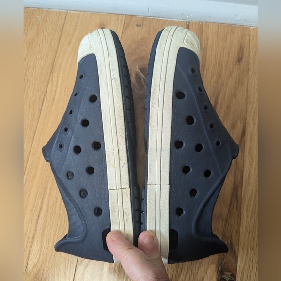 CROCS Kids Sneakers Navy and White - Picture 6 of 9